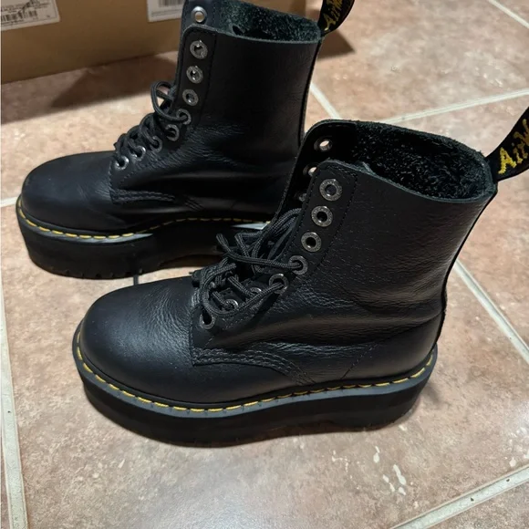 Size 6 black leather 1460 MAX LEATHER PLATFORM BOOTS - Picture 4 of 4